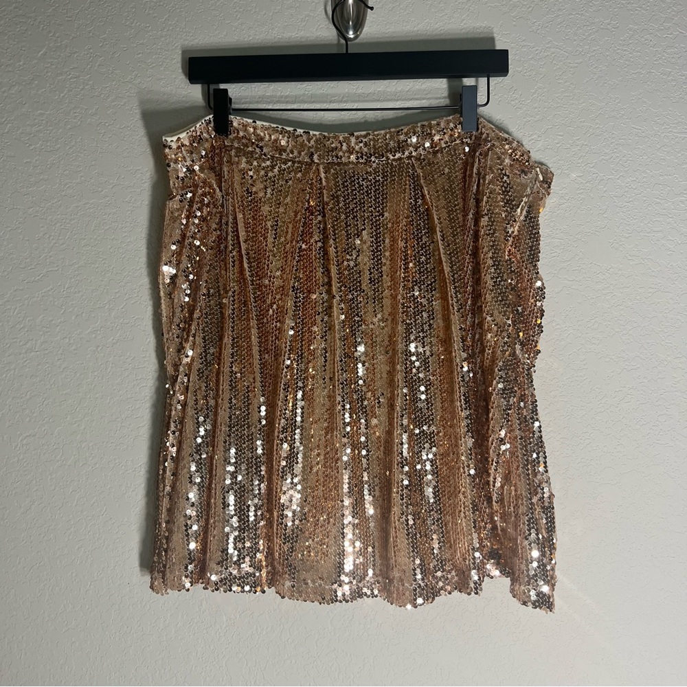 NWOT gold sequin skater skirt